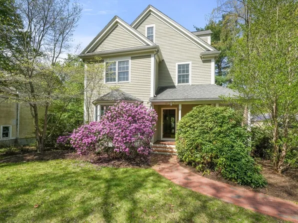 10 Hayes Ln, Lexington, MA 02420