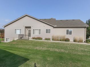 546 Madison Ln, Elgin, IL 60123