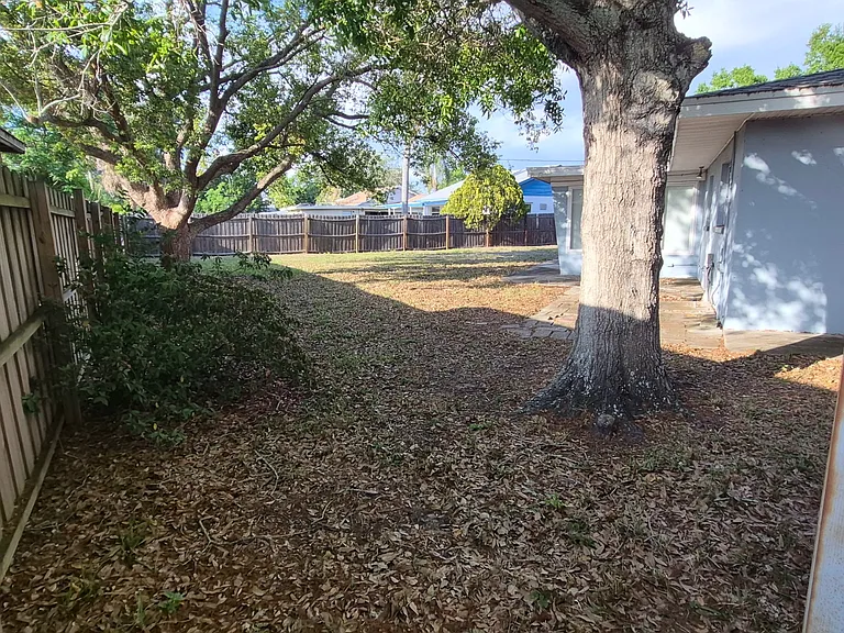 1750 Druid Rd E — Photo 7