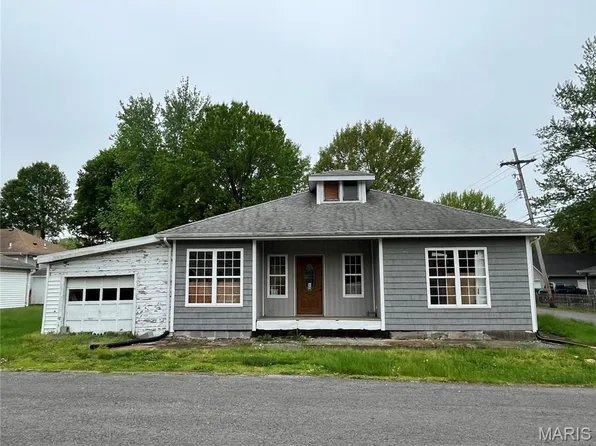 114 W Washington St, Collinsville, IL 62234