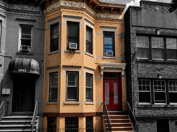 1840 Norman Street image 1 of 17