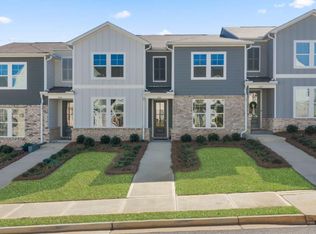 495 Crown Dr, Emerson, GA 30137