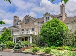 2 Spring Meadow Ln, Mendham, NJ 07945