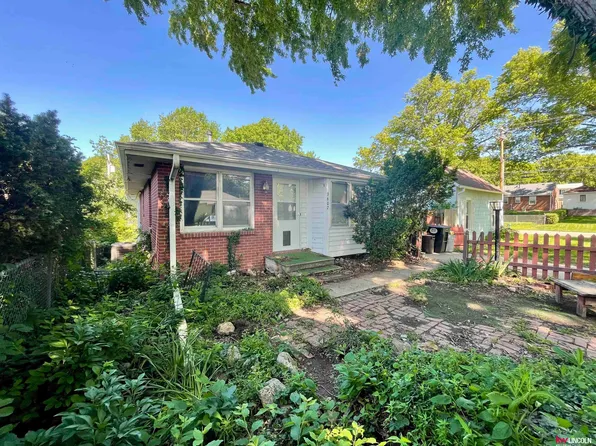 3607 S 15th St, Lincoln, NE 68502