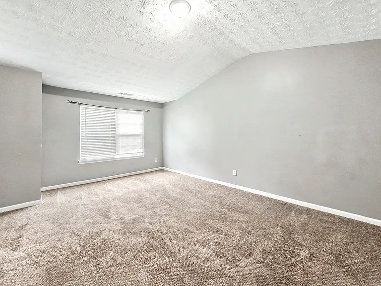 2492 Emma Way — Photo 14