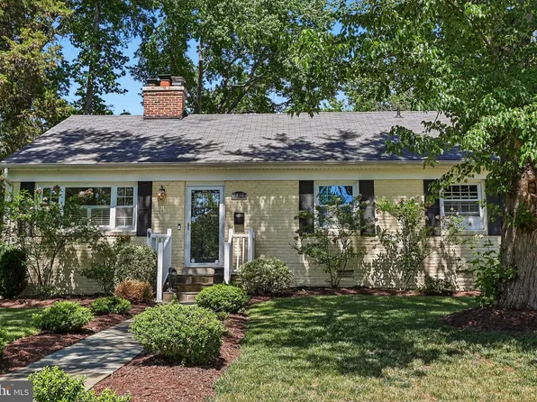 7813 Yorktown Dr, Alexandria, VA 22308