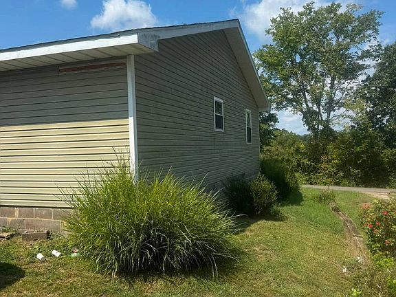 3rd image of 906 Harris Rd