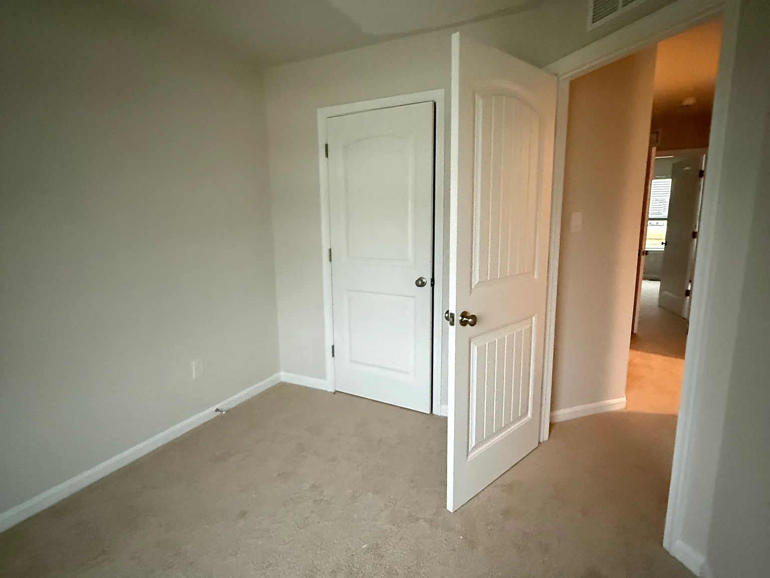 3 bed, 2.5 bath, 1365 sqft, $2,500 — Photo 4