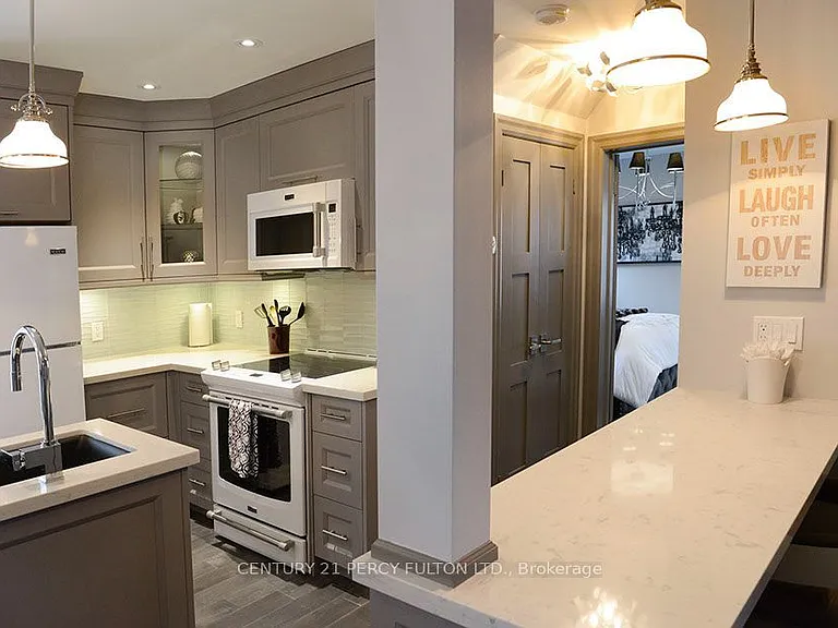 44 Hawkridge Ave #COACH HOUSE — Photo 13