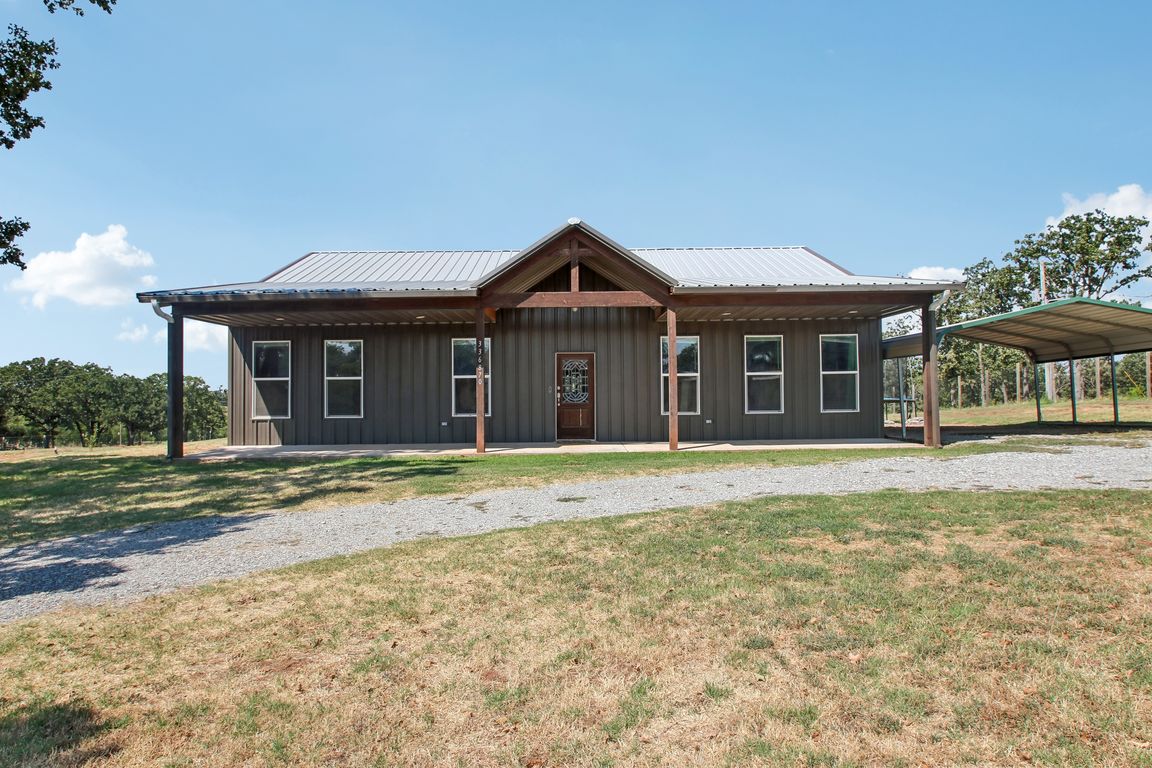 E 1000th Rd-S0209-001.jpg
