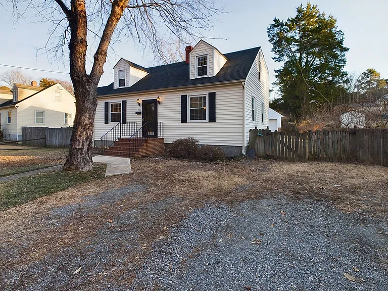 2513 Libbie Ave — Photo 3