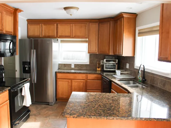 203 S 8th St, North Wales, PA 19454