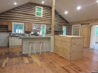 16 Cliff Rd, West Milford, NJ 07480