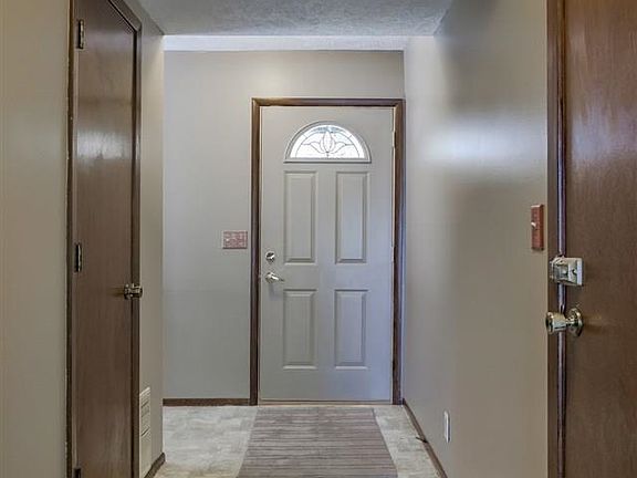 3rd image of 3404 Duane Ave