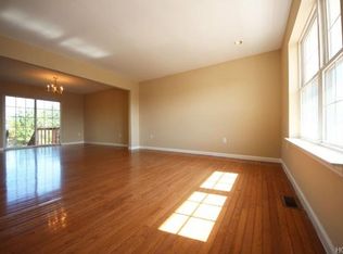 34 Lindsey Rd, Warwick, NY 10990