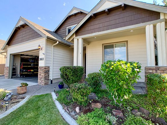 2nd image of 2822 NW Canyon Dr