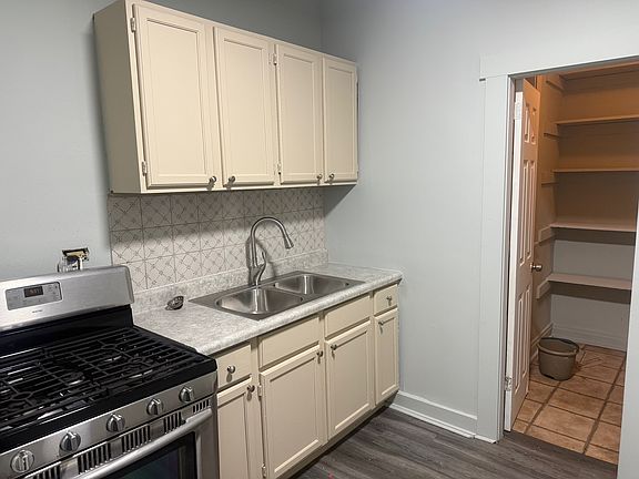 5th image of 1142 E 67th St APT 1