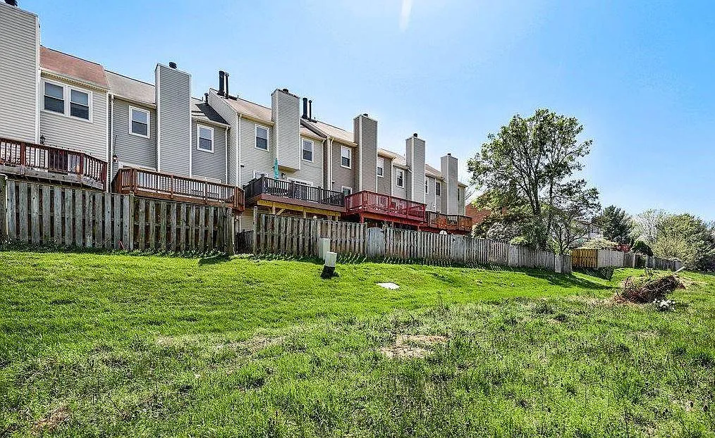 1 bed, 1660 sqft, $1,250 — Photo 3