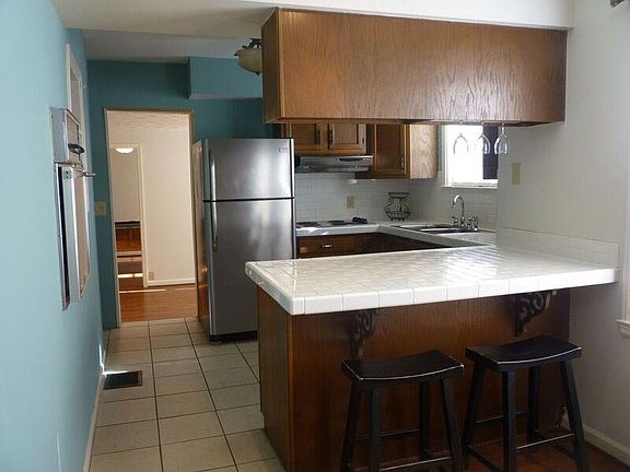 5th image of 6742 N Hillside Ave