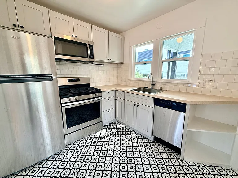2471 W Ave 32 — Photo 35