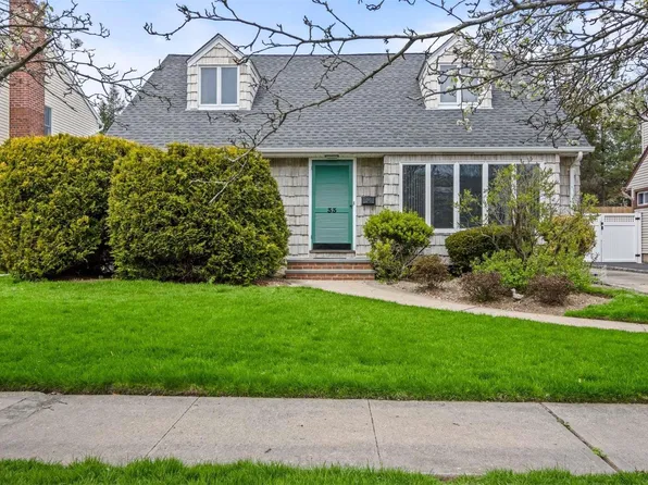33 Dyckman Avenue, Garden City Park, NY 11040