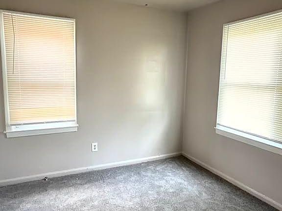 4th image of 12519 Laing St