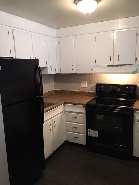 1st image of 525 Penn St APT 203