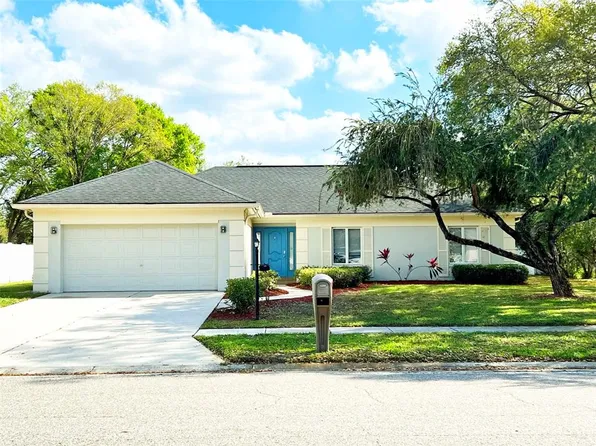 9207 Regents Park Dr, Tampa, FL 33647