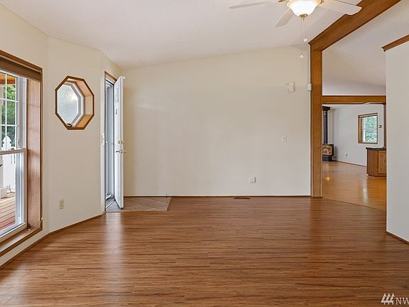 4th image of 10401 131st Street Ct NW