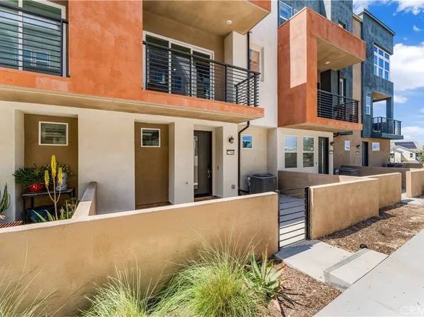 27568 Heron Pl, Valencia, CA 91381