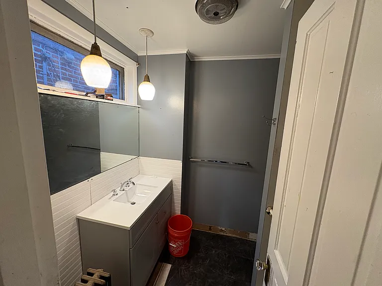 125 N 10th St #1 — Photo 6