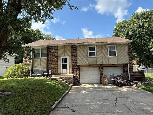 1512 N Blue Mills Rd, Independence, MO 64056