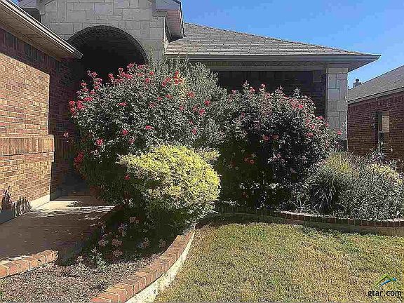 4th image of 5820 Comanche Peak Dr