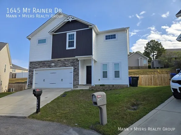 1645 Mount Rainer Dr, Fayetteville, NC 28301