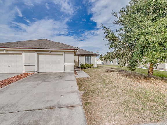 3rd image of 8649 Julia Marie Cir