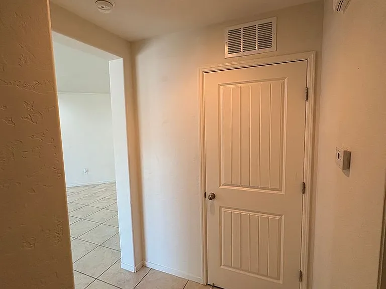 2132 E Sweet Ave — Photo 29