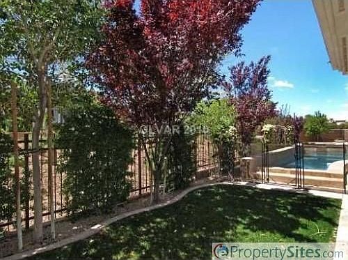 5th image of 601 Edgebrook Dr