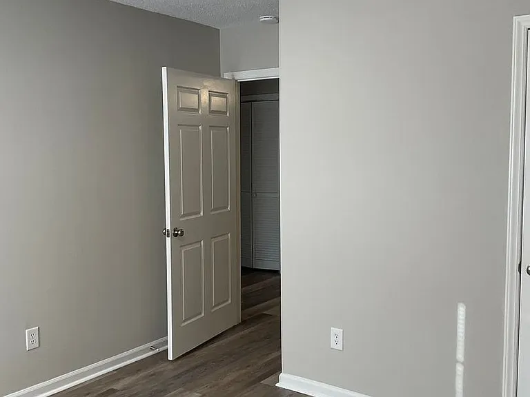 325 Robinson Rd — Photo 1