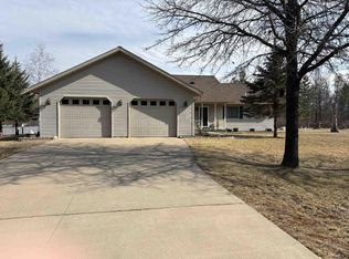 1032 Cheddar Ct, Nekoosa, WI 54457