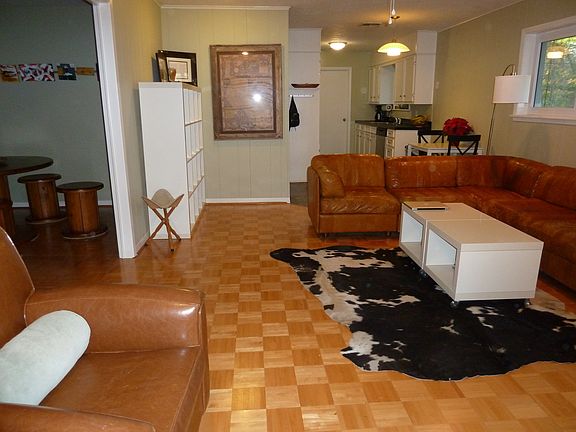 3rd image of 1403 Langford St
