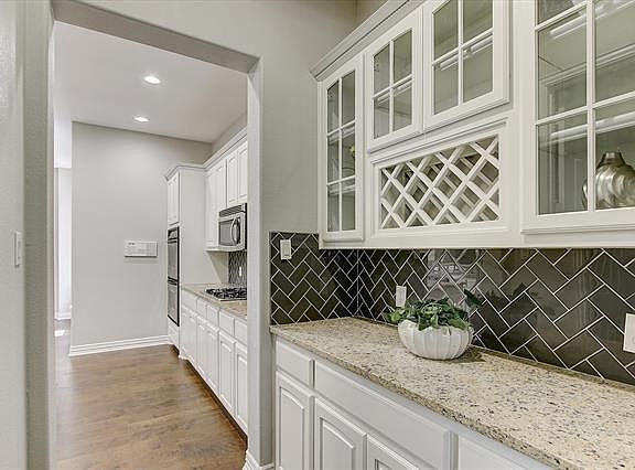 5th image of 5526 Braemar Dr