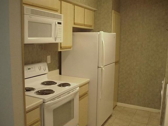 5th image of 1880 White Oak Dr APT 133