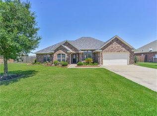 1004 Shady Oaks Dr, Angleton, TX 77515