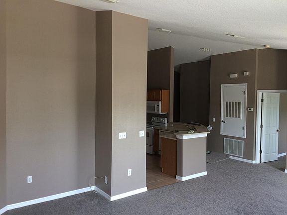 5th image of 593 52nd Ave N