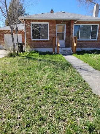 208 Horrocks Dr