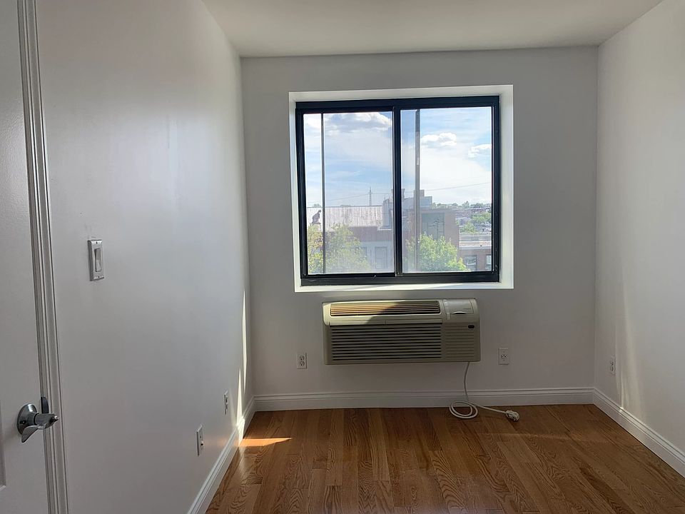 7026 Queens Blvd 4G, Woodside, NY 11377 Zillow