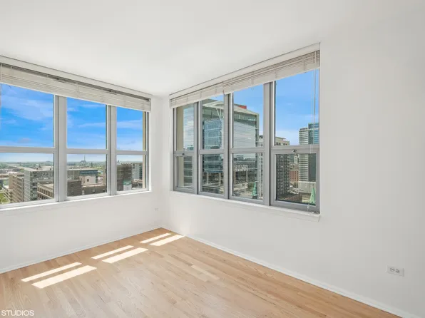 125 S Jefferson St, Chicago, IL