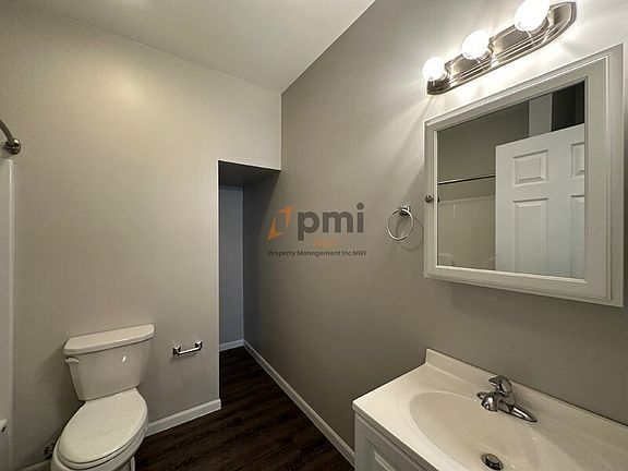 5th image of 509 E Commercial Ave APT 1