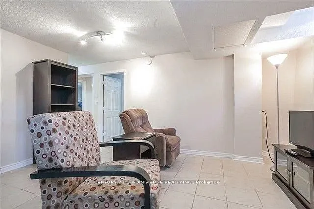 298 Hoover Dr — Photo 5