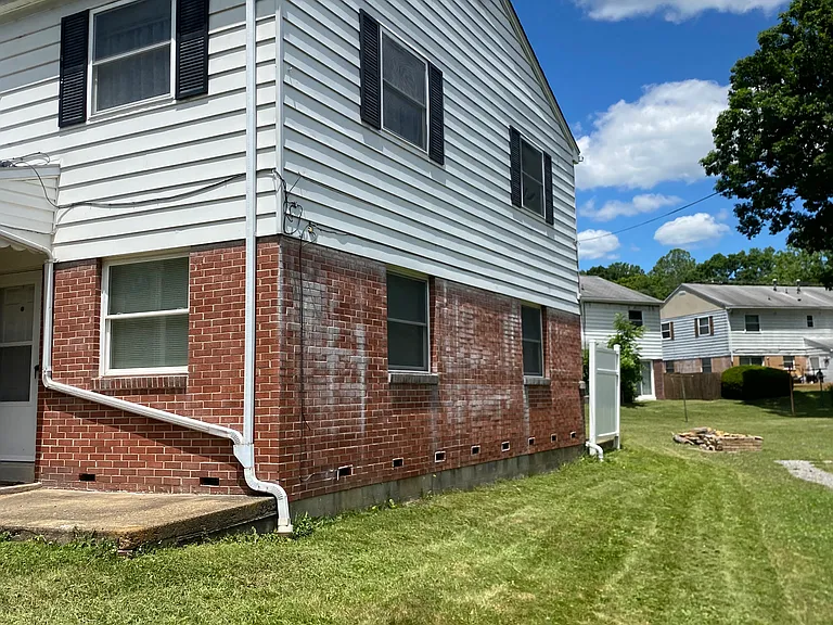 14313 Greenfield Cres SW — Photo 10